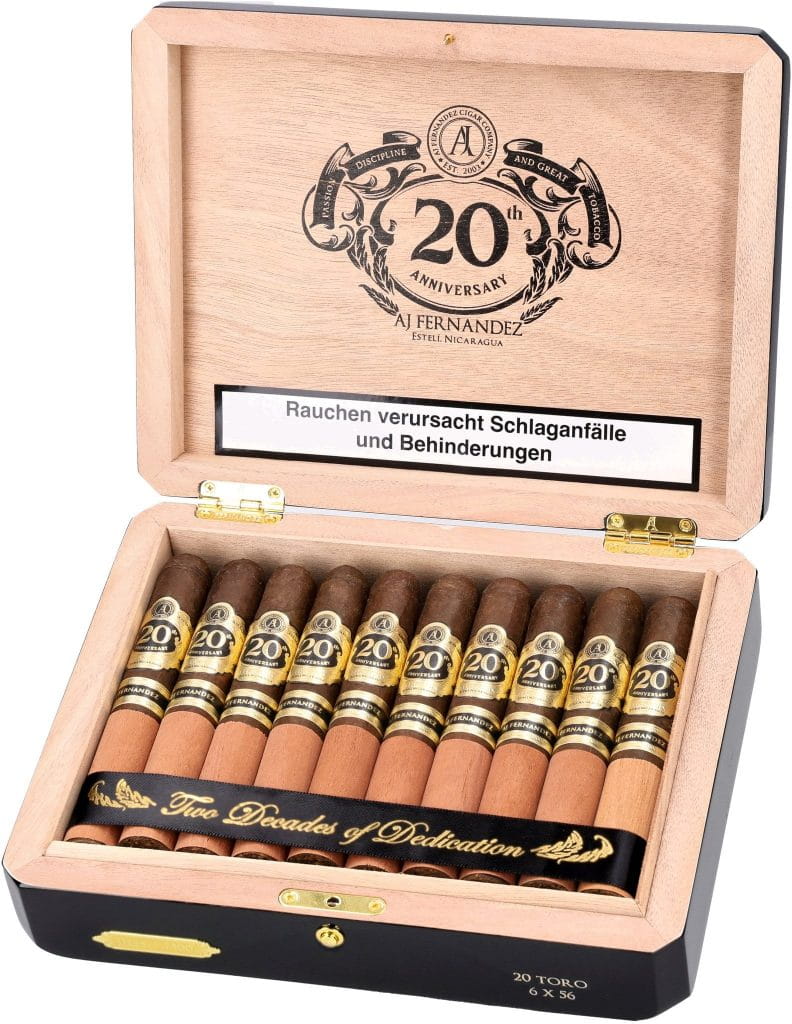 AJ Fernandez 20th Anniversary Toro 20’li açık ahşap kutu