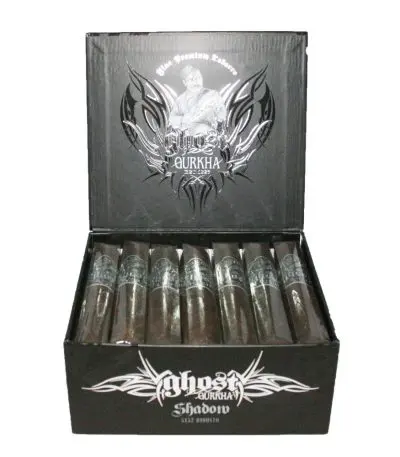 Gurkha Ghost Shadow 5×52 Robusto, açık puro kutusu